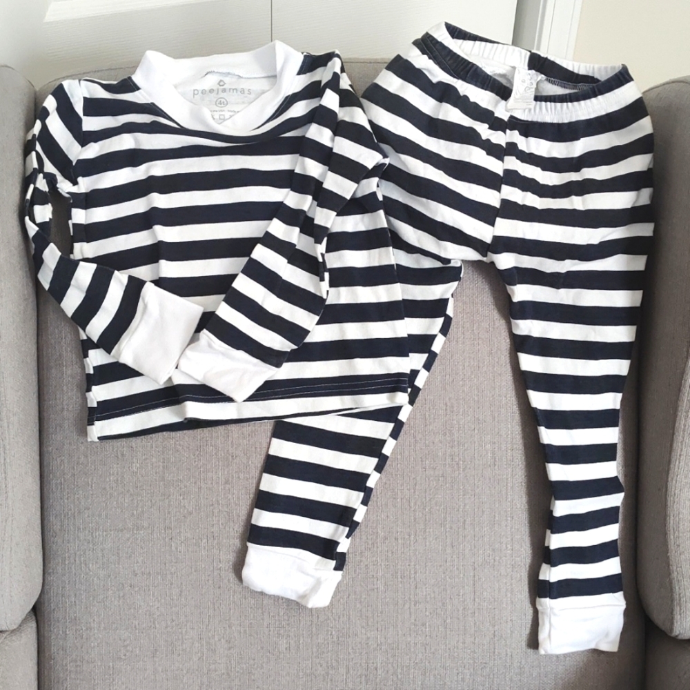 PeeJamas potty training pajamas 4t (fits like 3T)